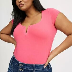 ✨NWT✨Torrid | Pink Foxy Scoop V-Wire Ruched Short-Sleeve Top/Shirt Sz 3X